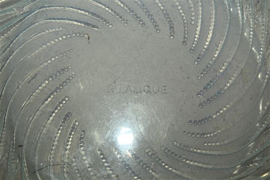 A René Lalique Algues opalescent glass dish, 36.5cm